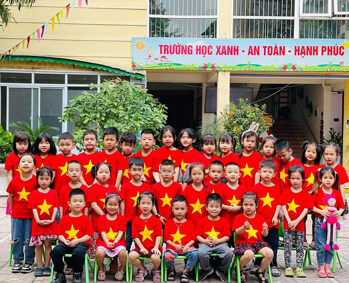 May áo phông cờ đỏ sao vàng cho trẻ em | May ao phong dong phuc